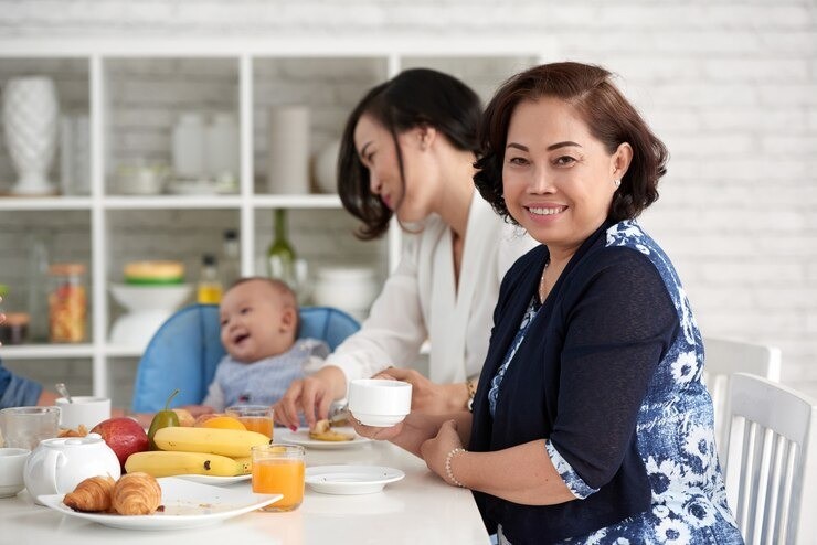 aturan makan anak, adab makan anak, nutrisi anak usia dini, makanan sehat untuk anak, pola makan sehat anak, MPASI sehat dan bergizi, edukasi gizi anak, bahaya gula pada makanan anak, pemanasan ulang sayuran, bahayanya thirdhand smoke